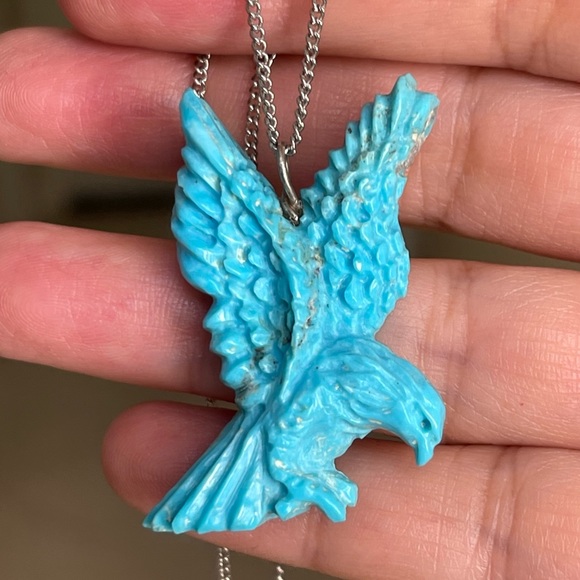 Southwestern signed hand carved turquoise flying eagle pendant and silver chain - Picture 11 of 12